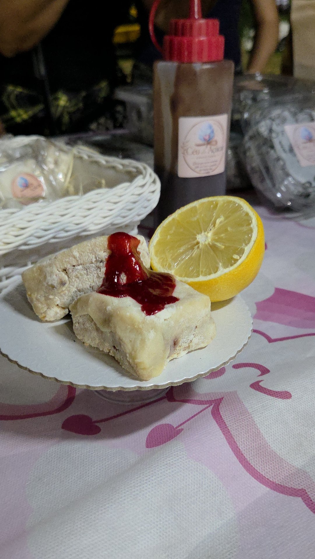 Doce artesanal com limão e geleia