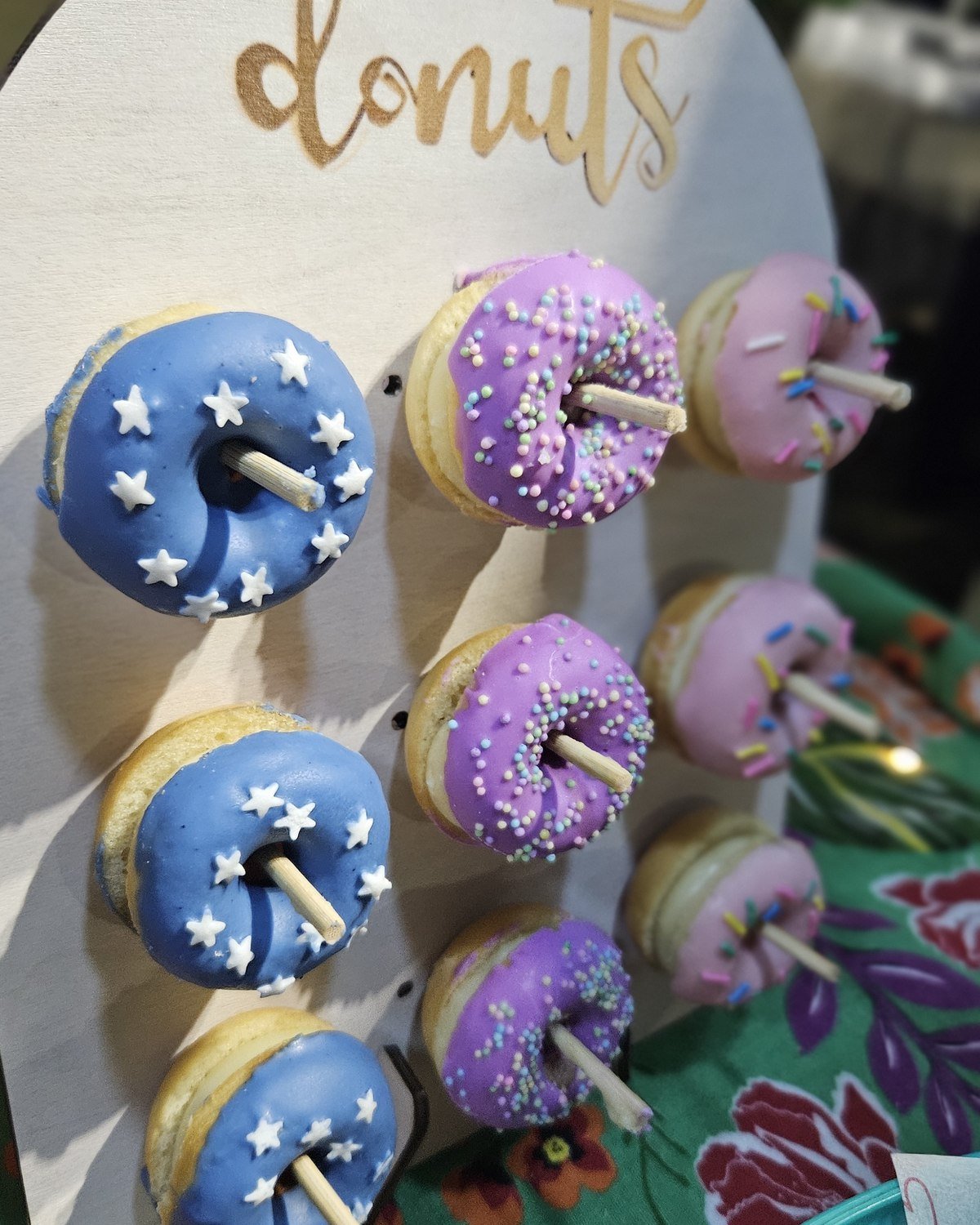 Mini-donuts artesanais coloridos